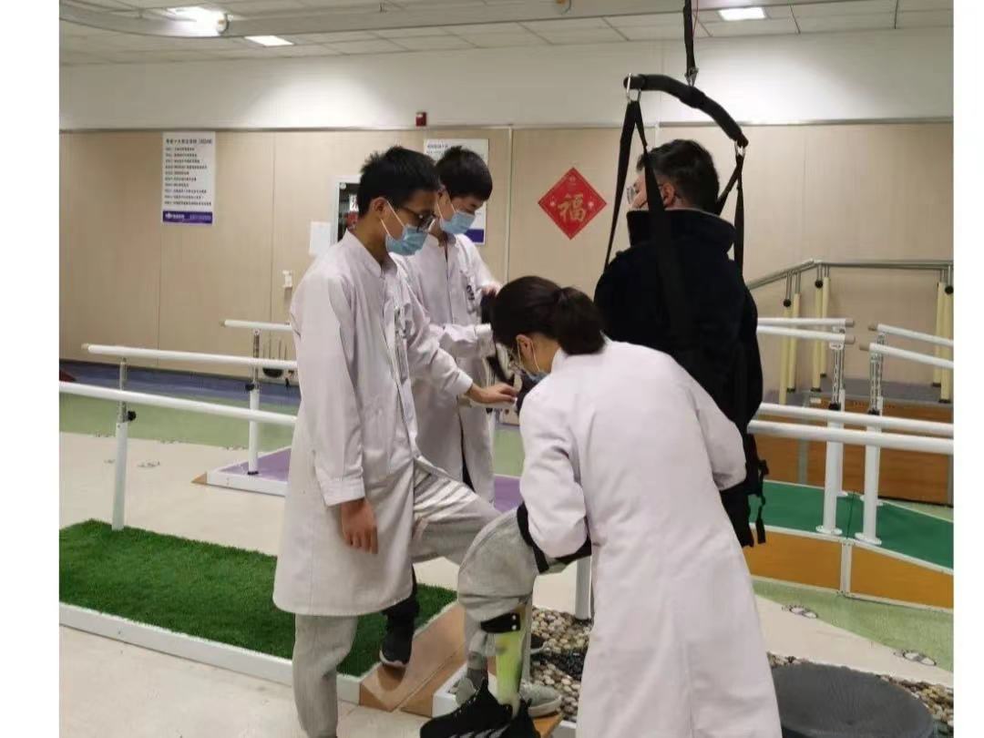 “步行反饋?zhàn)赃m應(yīng)康復(fù)系統(tǒng)” 你問(wèn)我答！